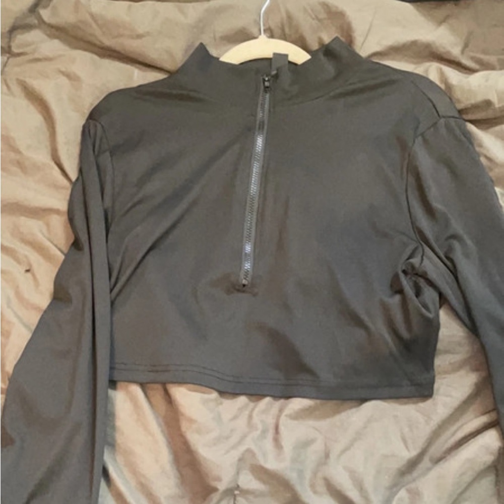 Black cropped quarter zip
